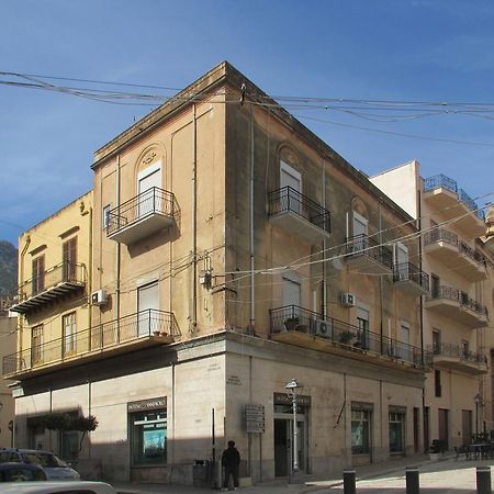 Appartamento Nettuno 카스텔라마레델골포 외부 사진